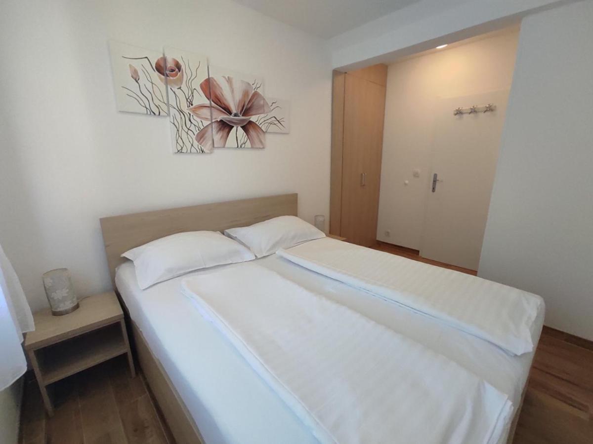 Iris Apartment Mlini Bagian luar foto